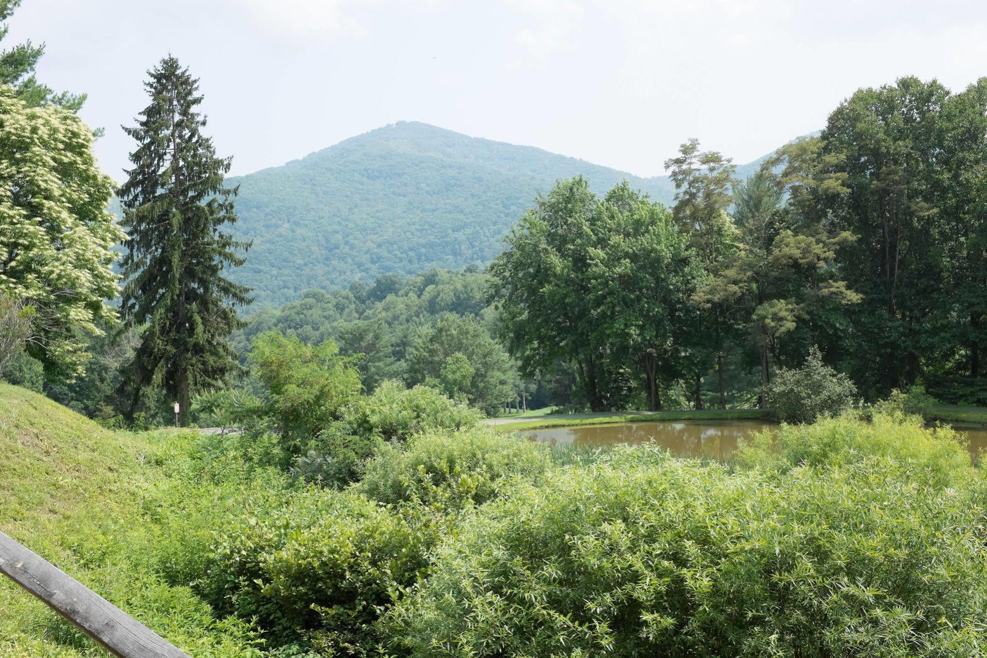 Peppertree Maggie Valley Aparthotel ภายนอก รูปภาพ